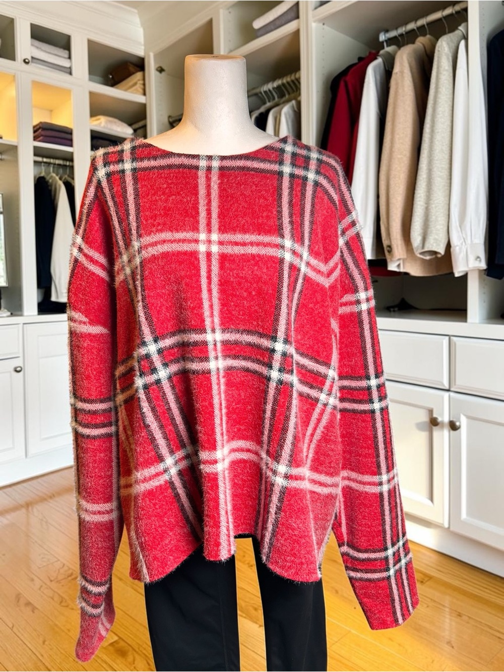 Tahari Ultra Soft Red Plaid
Sweater XL